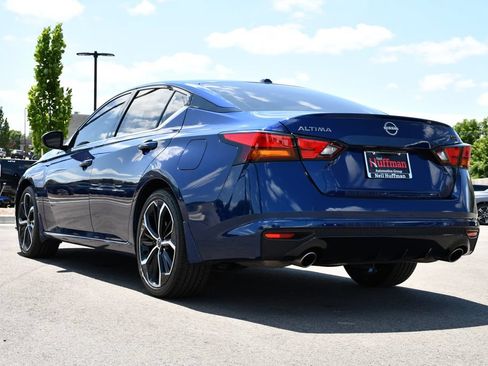 Used 2024 Nissan Altima 2.5 SR w/ SR Premium Package FWD image 5