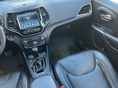 Used 2021 Jeep Cherokee Limited image 23