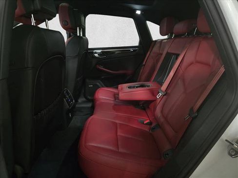 Used 2024 Porsche Macan image 15