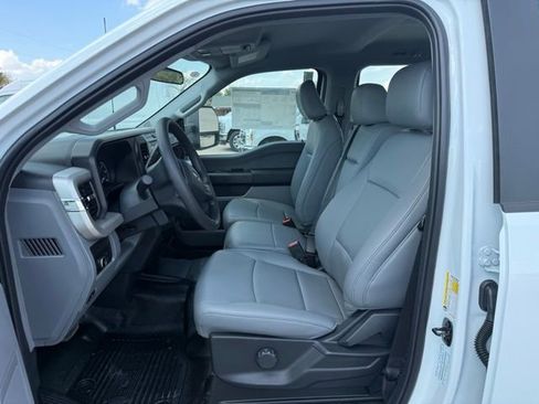 New 2026 Ford F250 XL w/ XL Chrome Package image 13