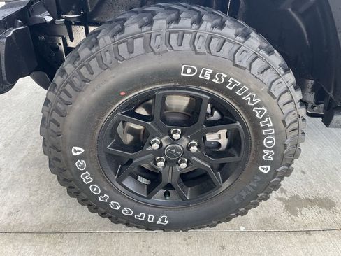 Used 2025 Jeep Gladiator Sport AWD/4WD image 10