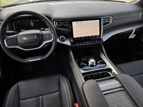 New 2026 Jeep Grand Wagoneer L Limited AWD/4WD image 22