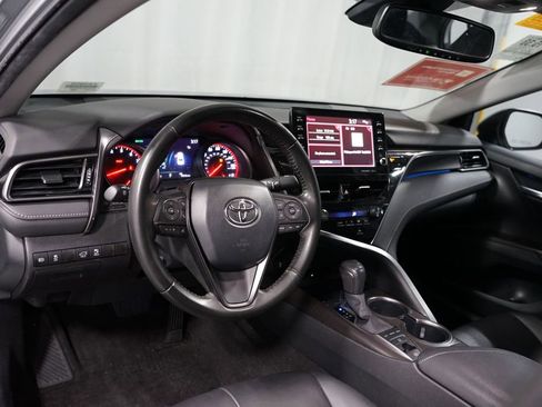 Used 2023 Toyota Camry XSE FWD image 7