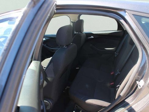 Used 2016 Ford Focus SE w/ SE Cold Weather Package image 6