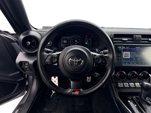 Used 2022 Toyota GR86 Premium w/ ALL Weather Mat Package (TMS) RWD image 12