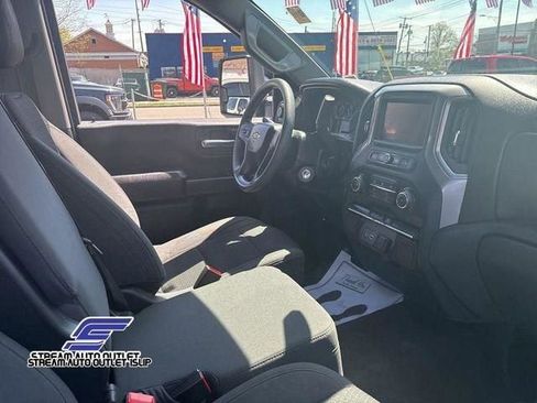 Used 2022 Chevrolet Silverado 2500 Custom w/ Snow Plow Prep/Camper Package image 12