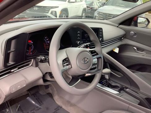 Used 2023 Hyundai Elantra SEL FWD image 13