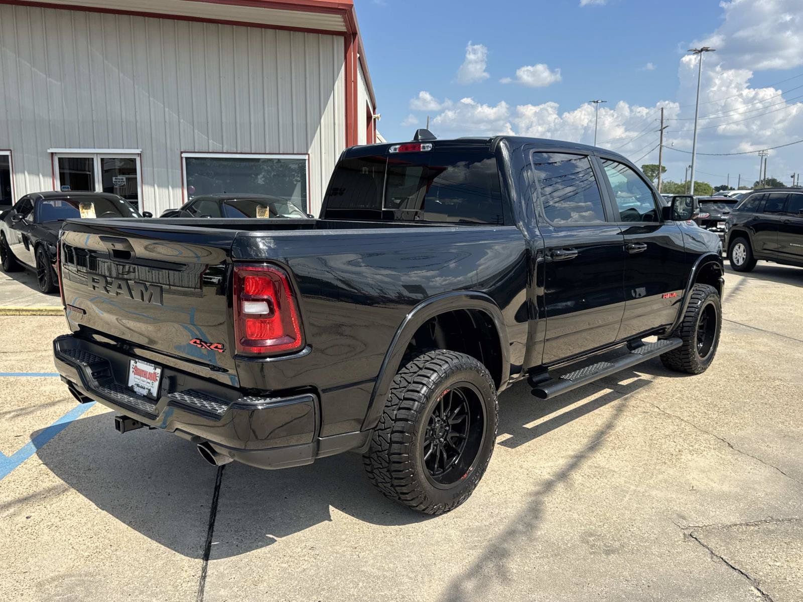 Used 2025 RAM 1500 Big Horn AWD/4WD image 7