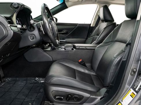 Used 2020 Lexus ES 300h w/ Premium Package image 11