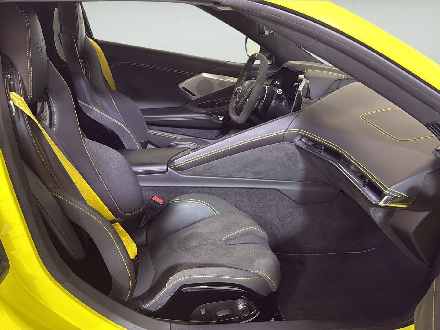 Used 2020 Chevrolet Corvette Stingray Premium Conv w/ 3LT Preferred Equipment Group RWD image 19