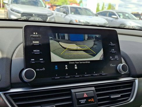 Used 2019 Honda Accord LX image 17