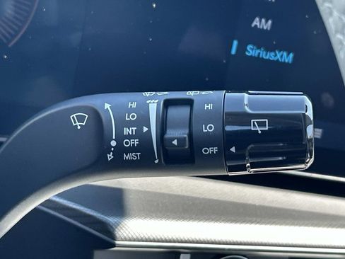 Used 2025 Hyundai Santa Fe SEL FWD image 31