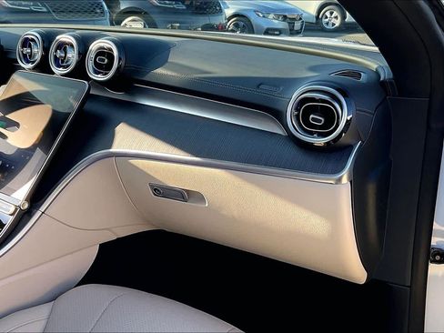 Used 2025 Mercedes-Benz CLE 300 4MATIC Cabriolet image 18