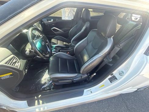Used 2016 Hyundai Veloster Turbo w/ Option Group 04 FWD image 23