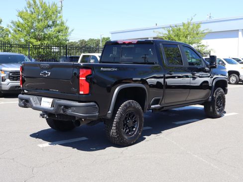 Used 2024 Chevrolet Silverado 2500 ZR2 w/ ZR2 Bison Edition AWD/4WD image 10