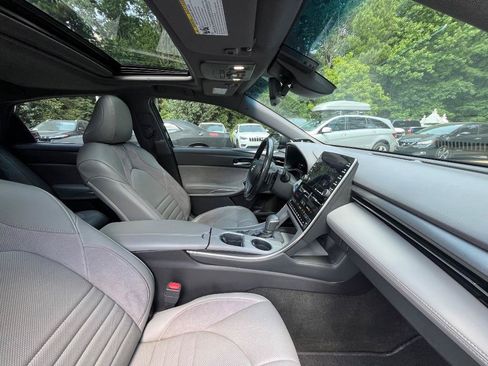 Used 2019 Toyota Avalon XSE w/ Four Season Floor Mat Package FWD image 35