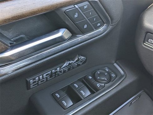 Used 2024 Chevrolet Silverado 1500 High Country image 17