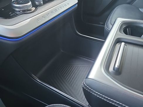 Used 2025 Ford Expedition Max Platinum image 69