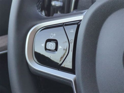 New 2026 Volvo XC90 B6 Plus w/ Protection Package Premier image 23