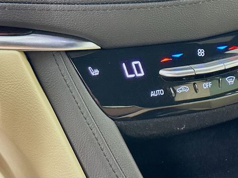 Used 2018 Cadillac XT5 Luxury w/ Driver Awareness Package AWD/4WD image 27