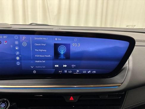 Used 2025 Buick Envision Avenir AWD/4WD image 26