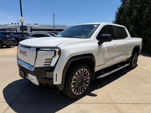 Used 2026 GMC Sierra EV Denali AWD/4WD image 7