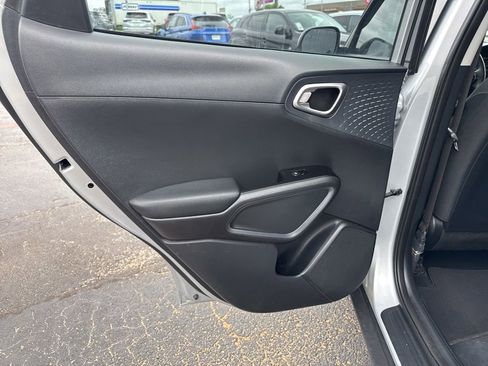 Used 2021 Kia Soul S FWD image 33