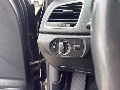 Used 2018 Audi Q3 2.0T Premium Plus w/ Premium Plus Package image 24