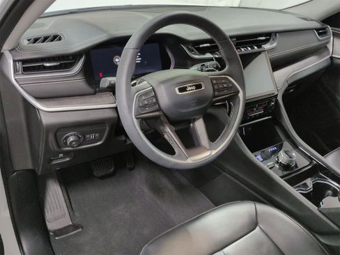 Certified 2023 Jeep Grand Cherokee L Limited image 10