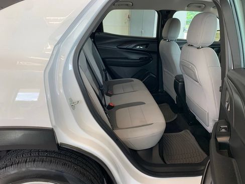Used 2021 Chevrolet TrailBlazer LS FWD image 17