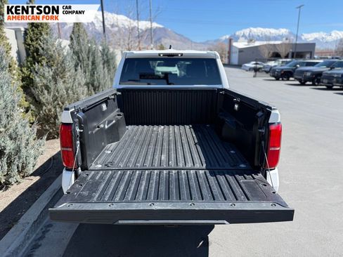 Used 2025 Toyota Tacoma TRD Off-Road image 37