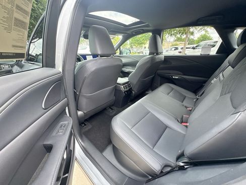 Used 2025 Lexus RX 350 Premium w/ Accessory Package (Z1) FWD image 34