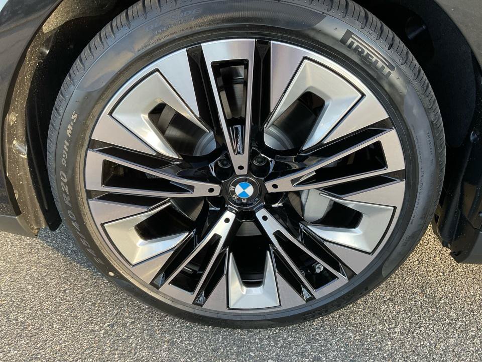 Used 2026 BMW 530i xDrive w/ Premium Package AWD/4WD image 27