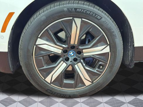 Used 2024 BMW iX xDrive50 w/ Sport Package AWD/4WD image 12