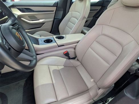 Used 2021 Porsche Taycan 4S image 5