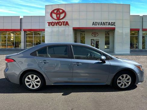 Used 2022 Toyota Corolla LE w/ Carpet Mat Package (TMS) FWD image 5