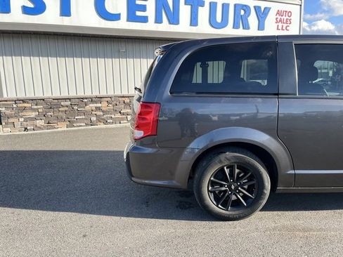 Used 2019 Dodge Grand Caravan GT image 14