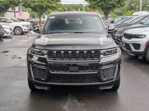 New 2026 Jeep Grand Cherokee Limited w/ Limited Altitude Package AWD/4WD image 8