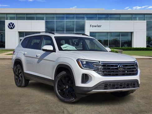 New 2026 Volkswagen Atlas SE image 1
