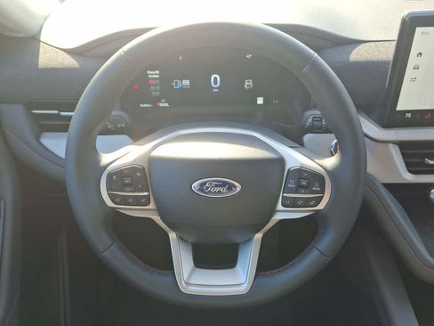 Used 2025 Ford Explorer Active image 22
