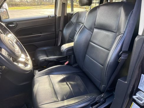 Used 2016 Jeep Patriot High Altitude image 14