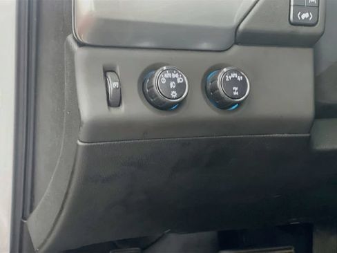 Used 2018 Chevrolet Suburban LT AWD/4WD image 11