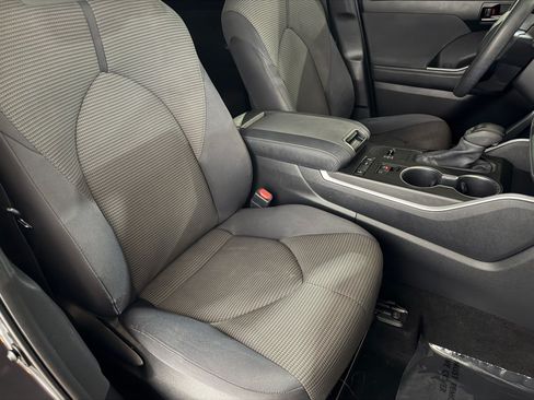 Used 2020 Toyota Highlander L FWD image 43