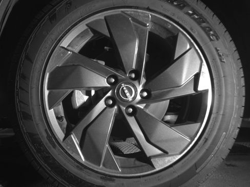 Used 2025 Nissan Rogue SV FWD image 12