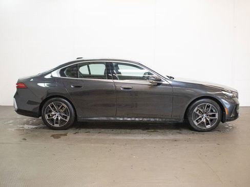 Certified 2026 BMW 530i xDrive w/ Premium Package AWD/4WD image 3