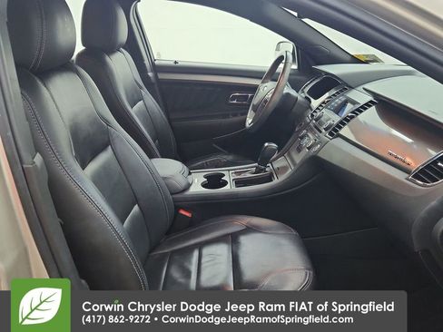 Used 2018 Ford Taurus SEL image 32