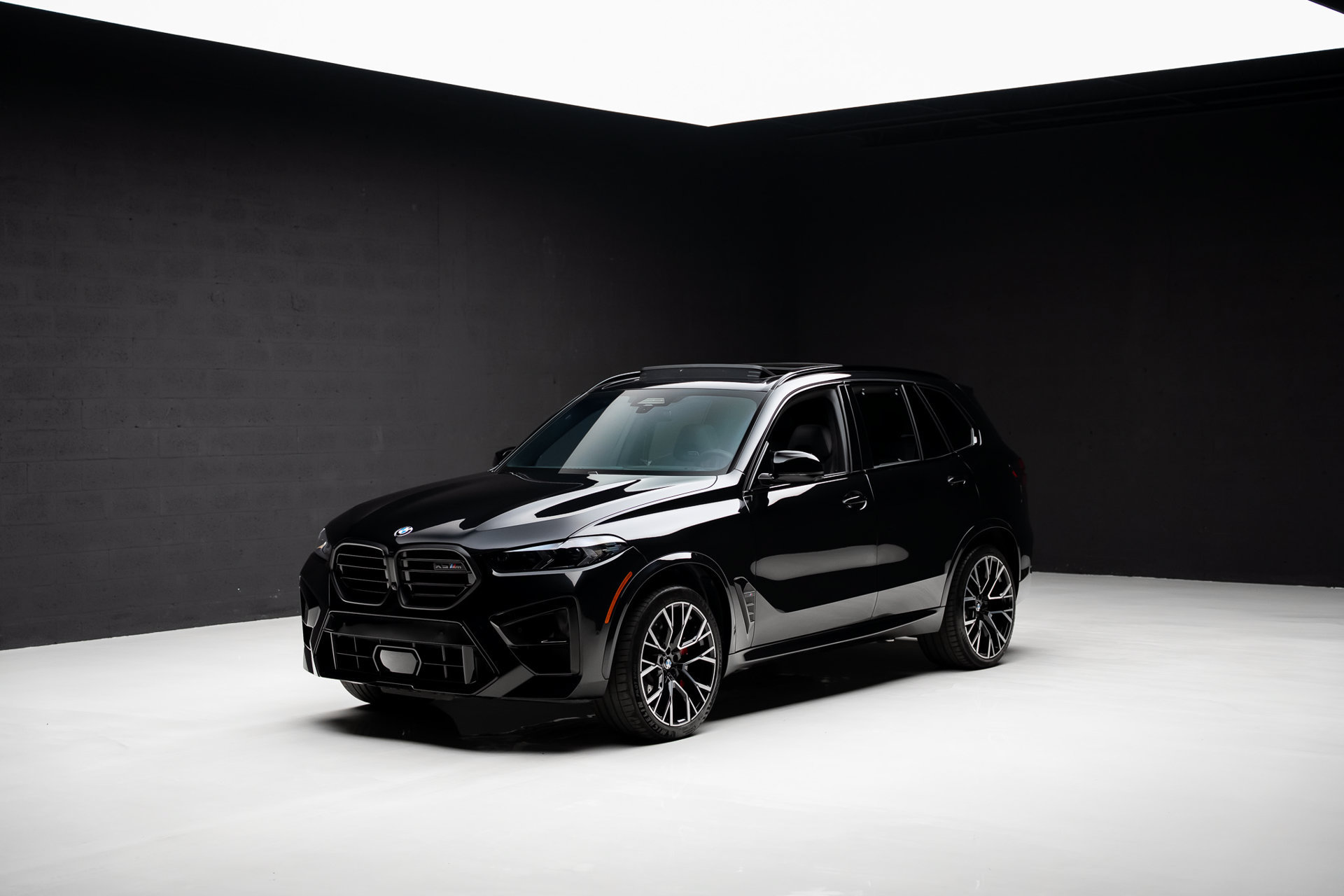 Used 2024 BMW X5 M Competition w/ Executive Package AWD/4WD image 4