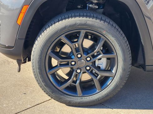 New 2025 Jeep Grand Cherokee L Limited image 12