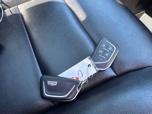 Used 2024 Cadillac XT4 Sport w/ Cold Weather Package FWD image 8