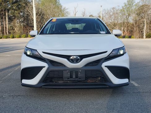 Used 2024 Toyota Camry SE image 2